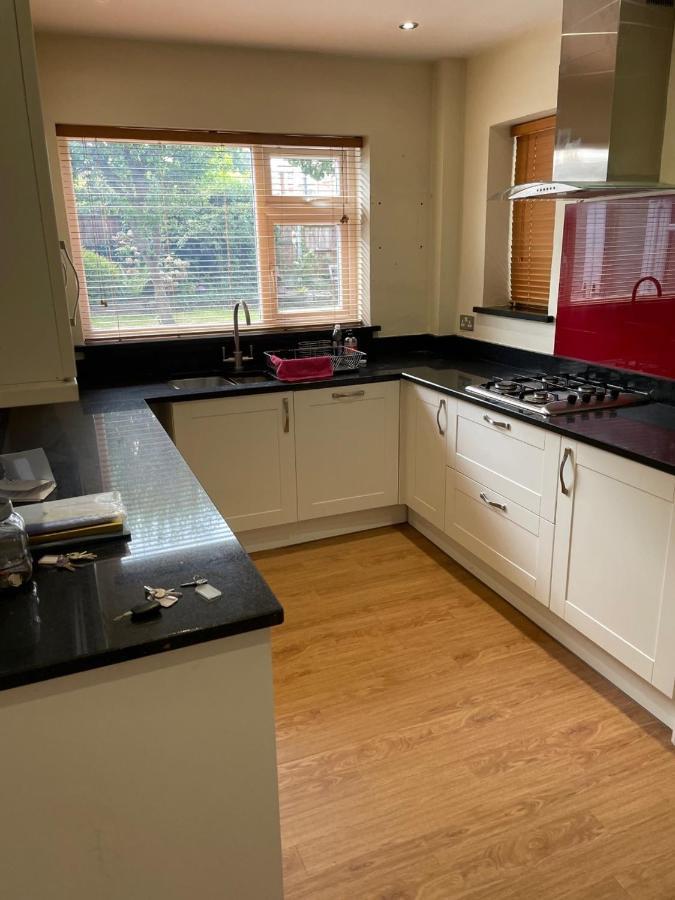 5 Bed House, 32 Tutbury Avenue, Cannon Park, Coventry, Cv4 7Bj Villa Exterior foto